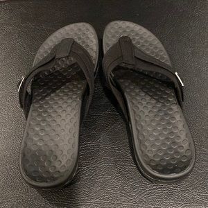 Flip Flop - Size 7 - “Unsandal”